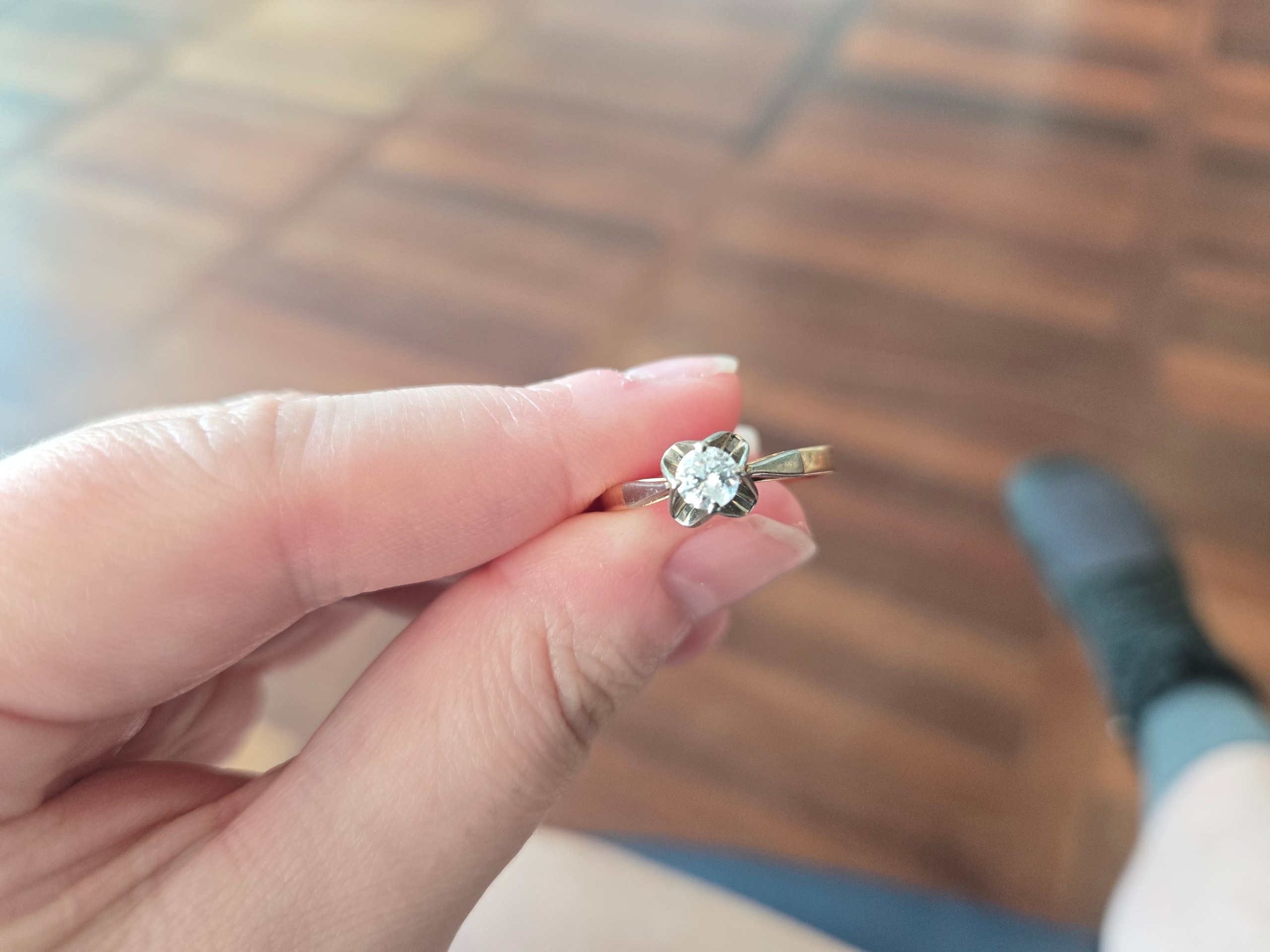 Flower Design Solitaire Diamond Ring
